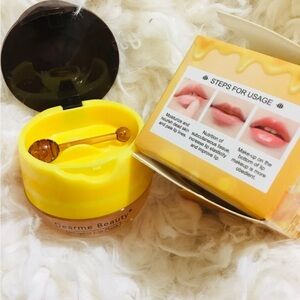 NWT PROPOLIS LIP MASK